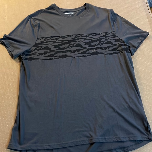 Express T-shirt NWT - Picture 1 of 5